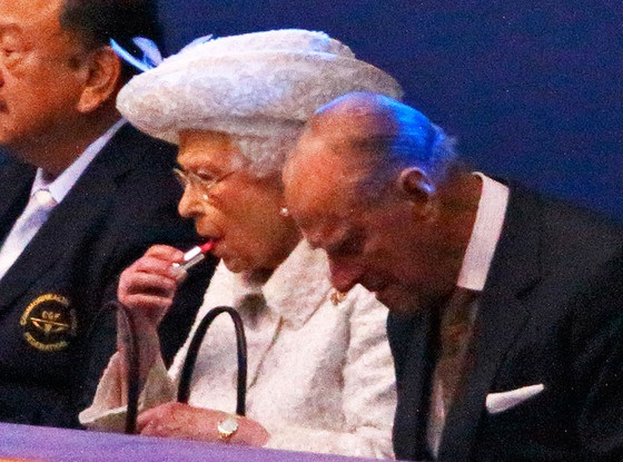 Queen Elizabeth Doesnt Like Selfies #NAME Queen Elizabeth Doesnt Like Selfies