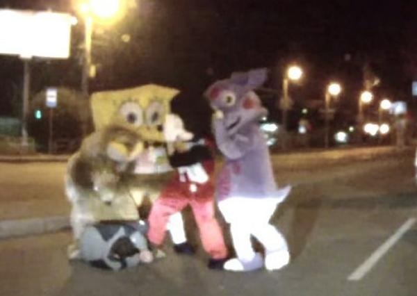 #NAME Mickey Mouse and Spongebob Caught on Video in a Bizarre Road Rage