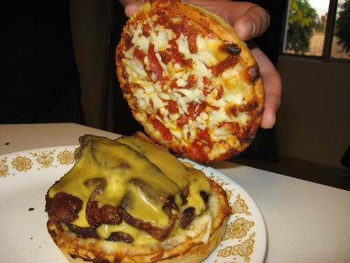Ridiculous yet totally Eatable food concoctions for the hungry soul! Wanna Try?