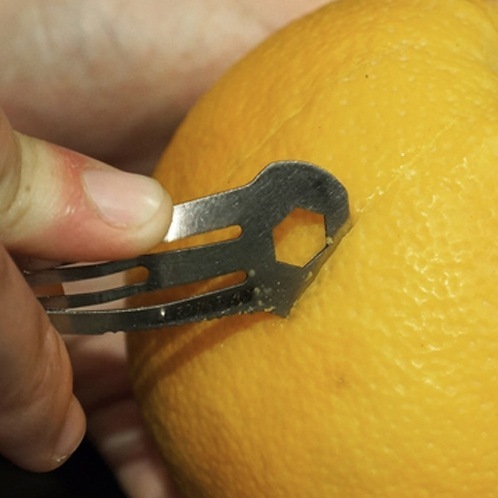 A 10 bucks Toolbox in your hair? Well this hair-clip is legendary!!